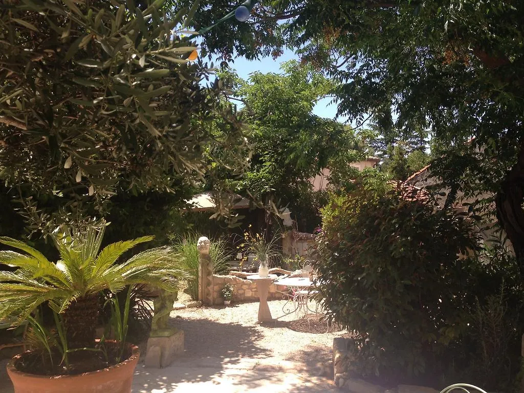 Maison Des Baux Arts Hotel 0*, Les Baux-de-Provence