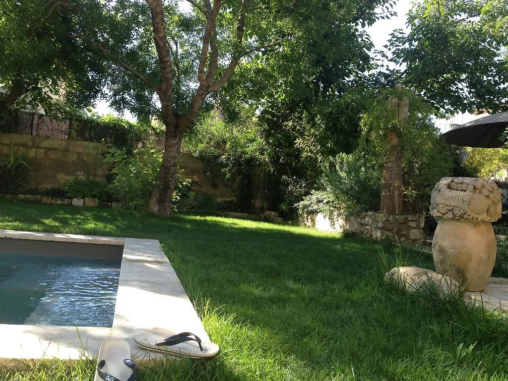 Maison Des Baux Arts Hotel